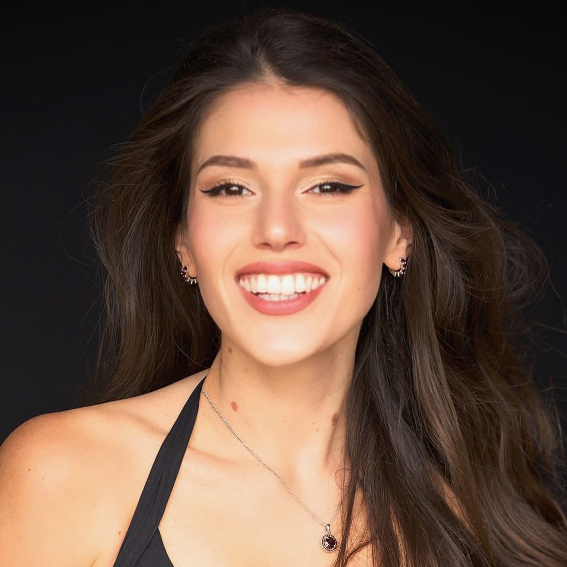 Palina Vereti — Studio-Portrait
